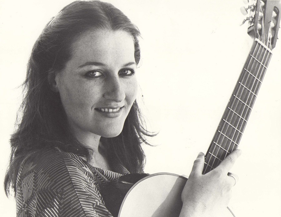 Luister weer na “Laurika: Lied van ‘n lewe”