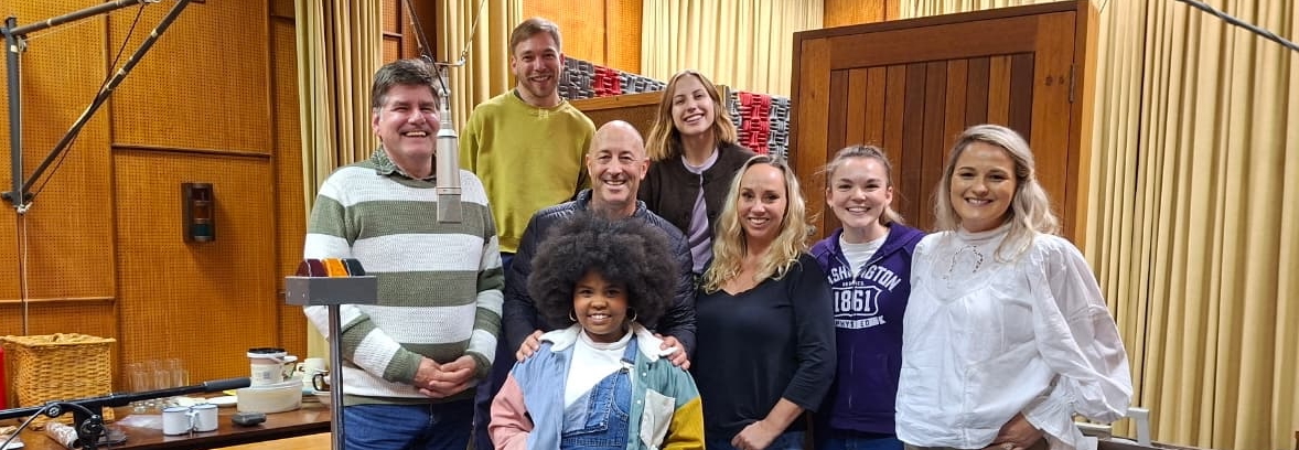 Donderdagaand: Ou liefdes en ongemaklike herinneringe sorg vir vermaak in “Pieter se pa”